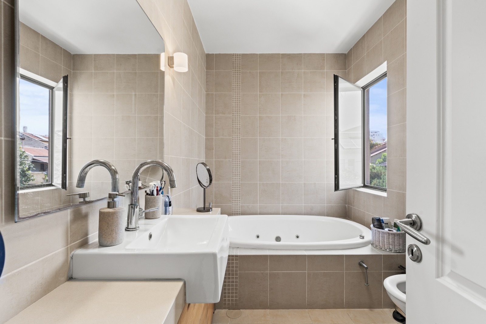 WhatsApp Image 2025-10-26 at 13.24.28 (2)