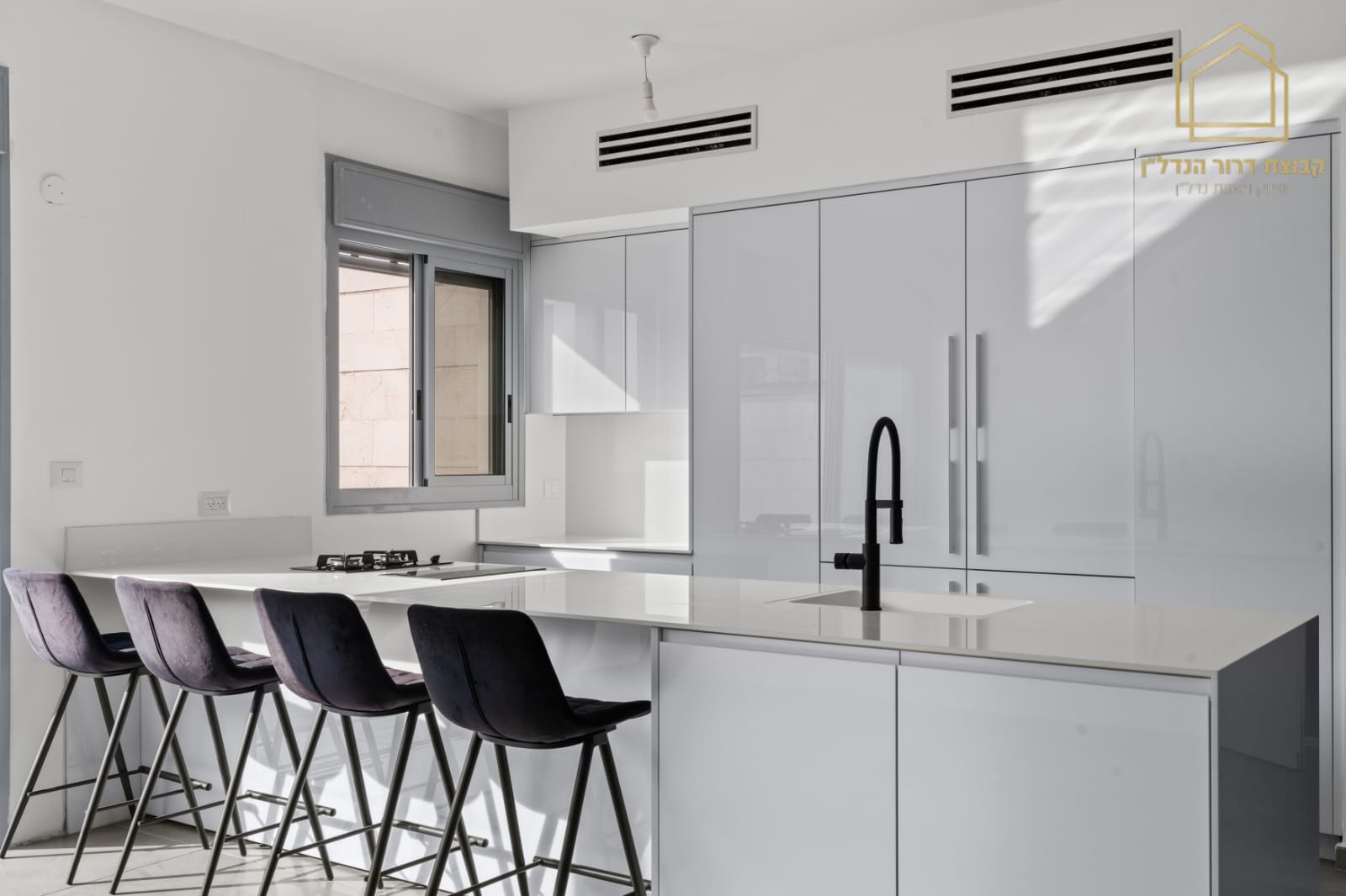 WhatsApp Image 2025-11-04 at 16.37.07 (1)