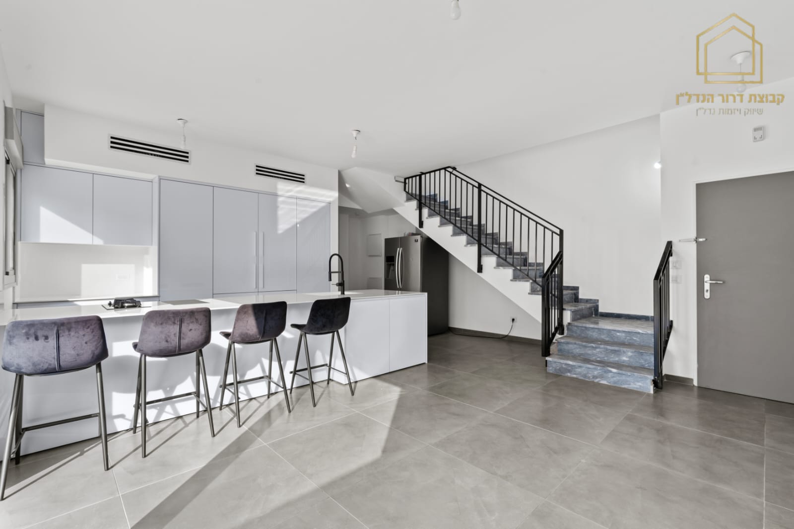 WhatsApp Image 2025-11-04 at 16.37.08 (1)