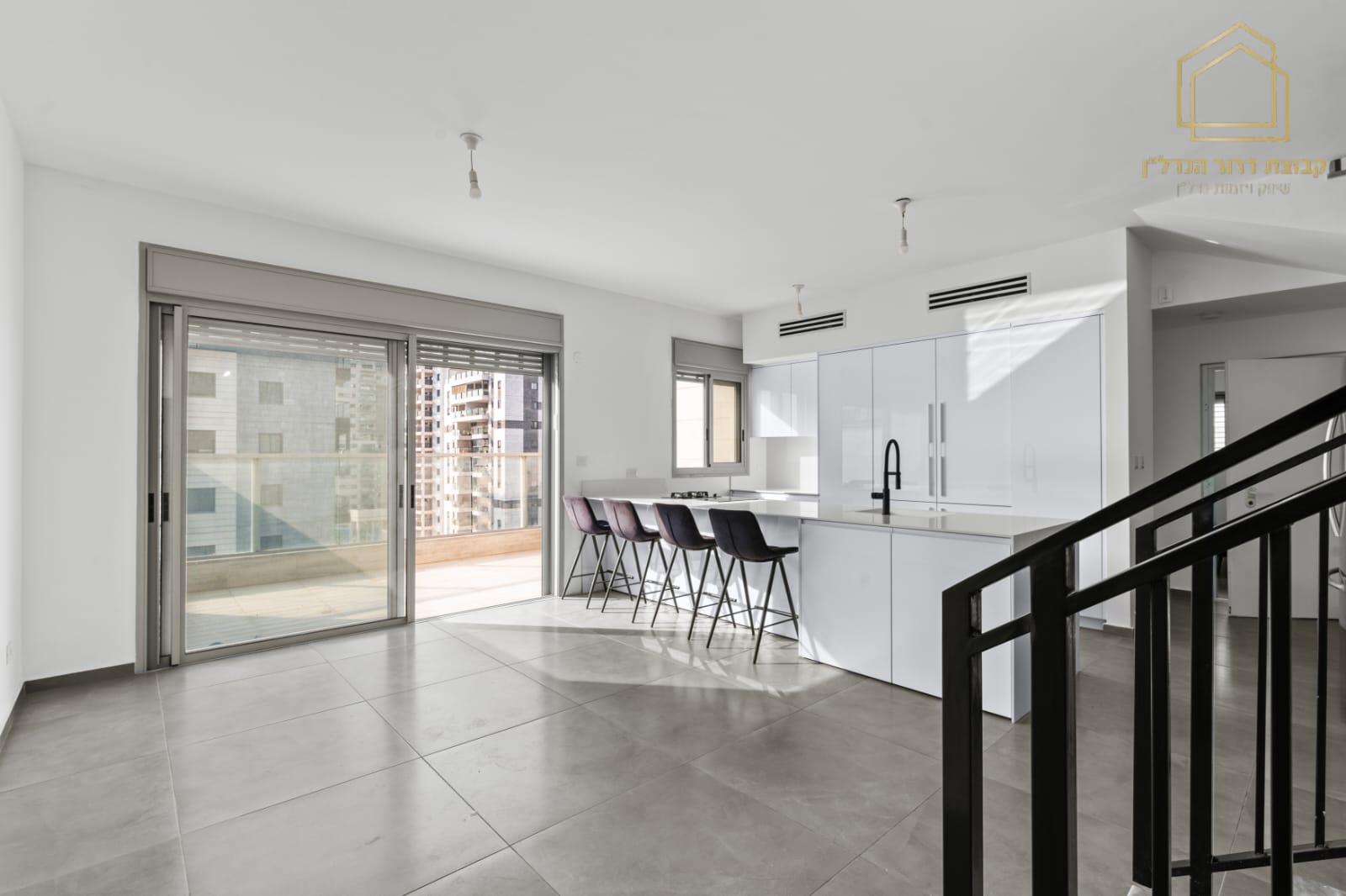 WhatsApp Image 2025-11-04 at 16.37.08 (2)