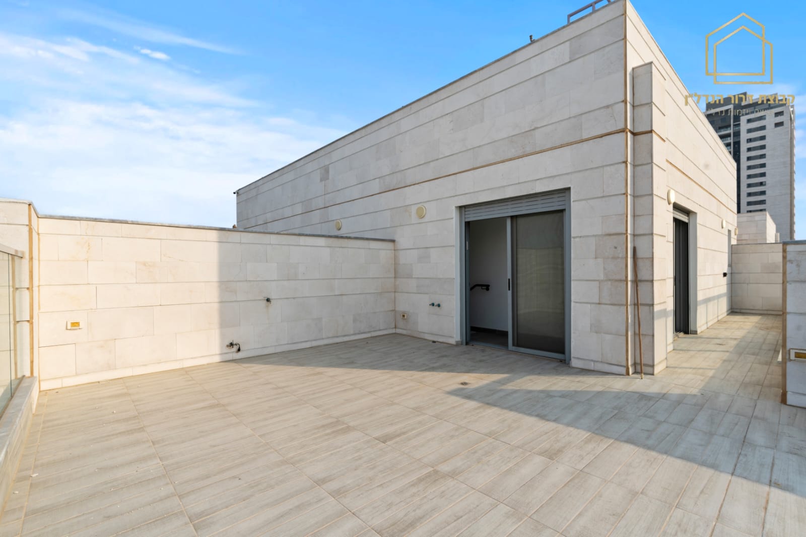 WhatsApp Image 2025-11-04 at 16.37.09 (1)