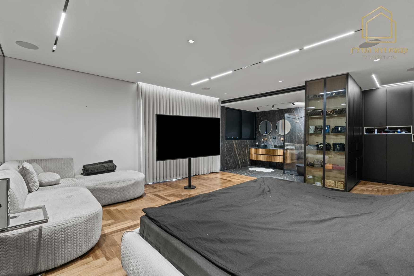 WhatsApp Image 2025-11-10 at 14.31.17 (1)