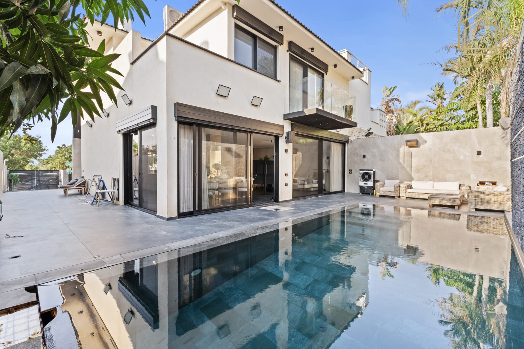 WhatsApp Image 2025-11-10 at 14.31.19 (1)