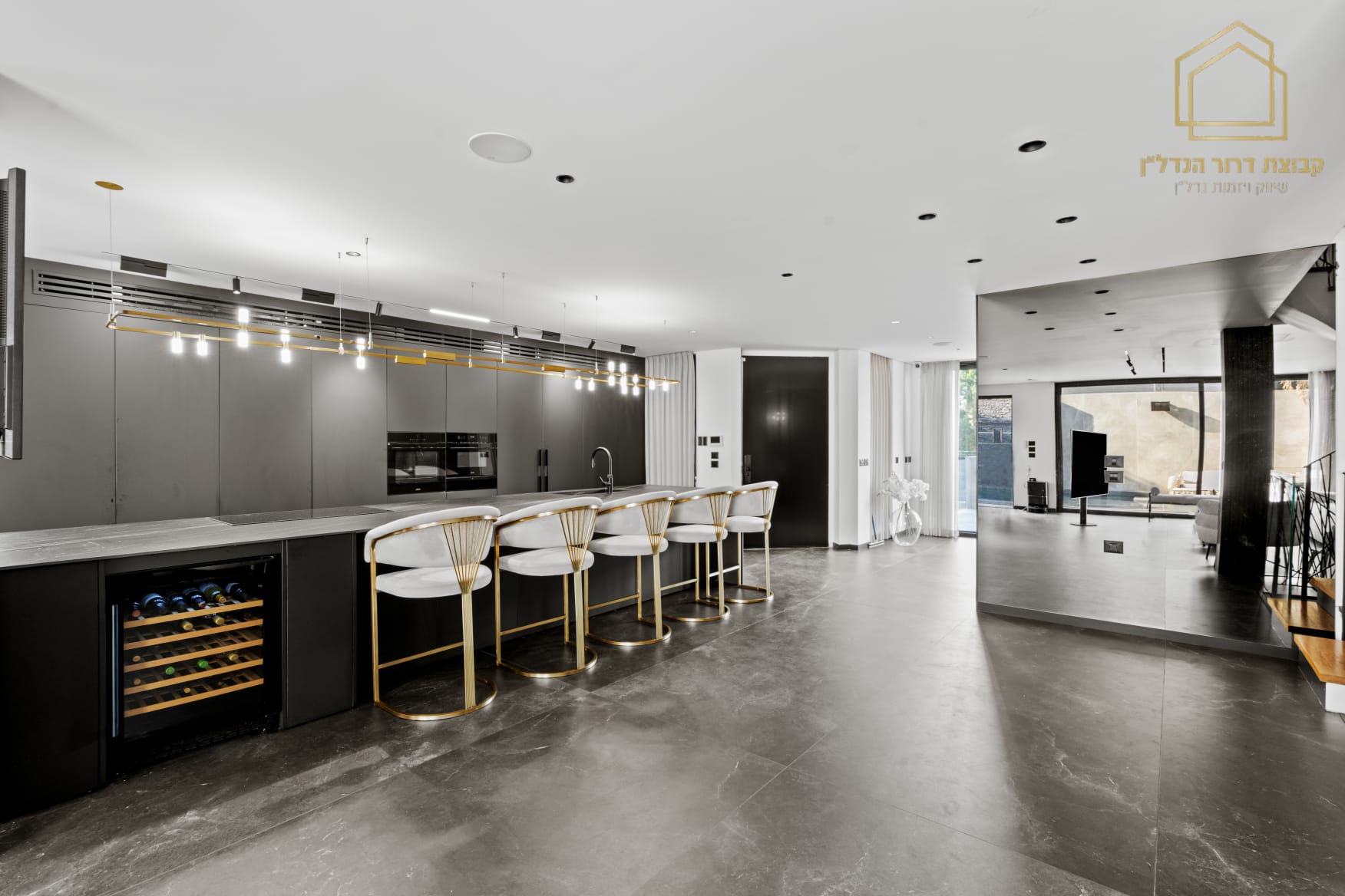 WhatsApp Image 2025-11-10 at 14.31.21 (1)