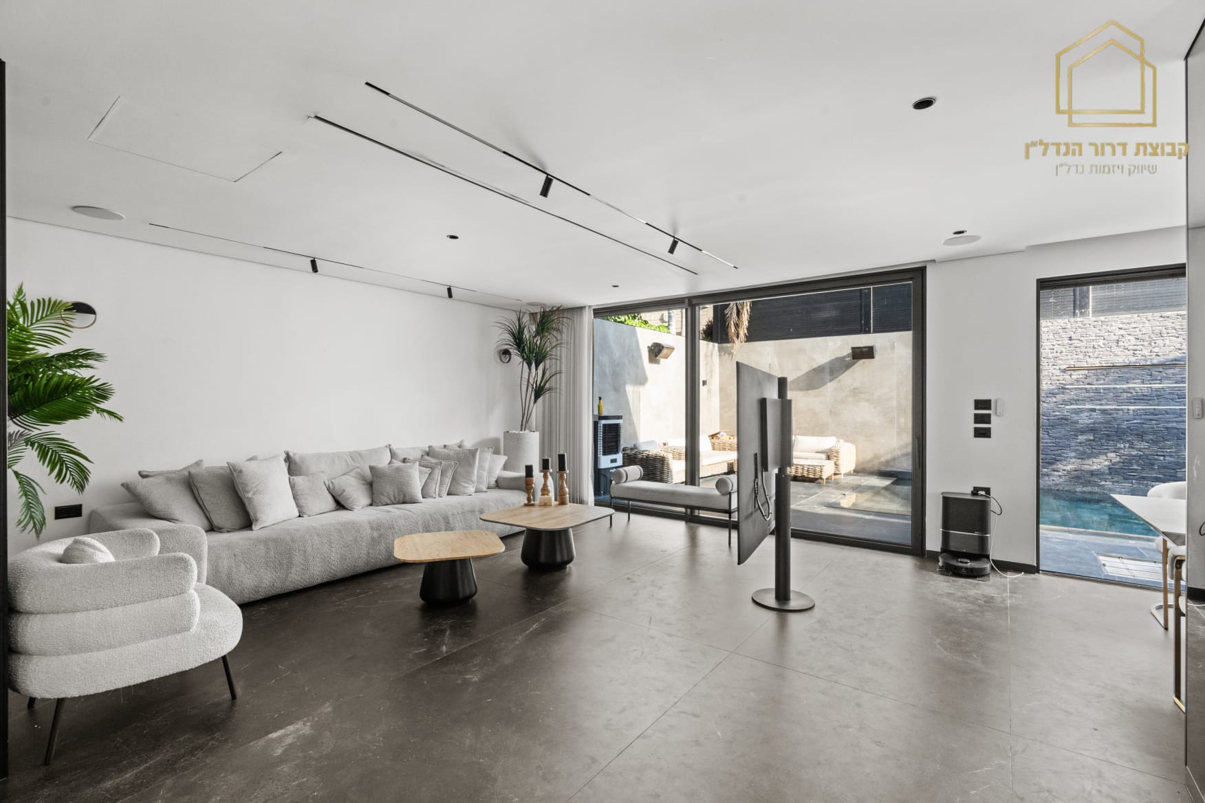 WhatsApp Image 2025-11-10 at 14.31.21 (2)