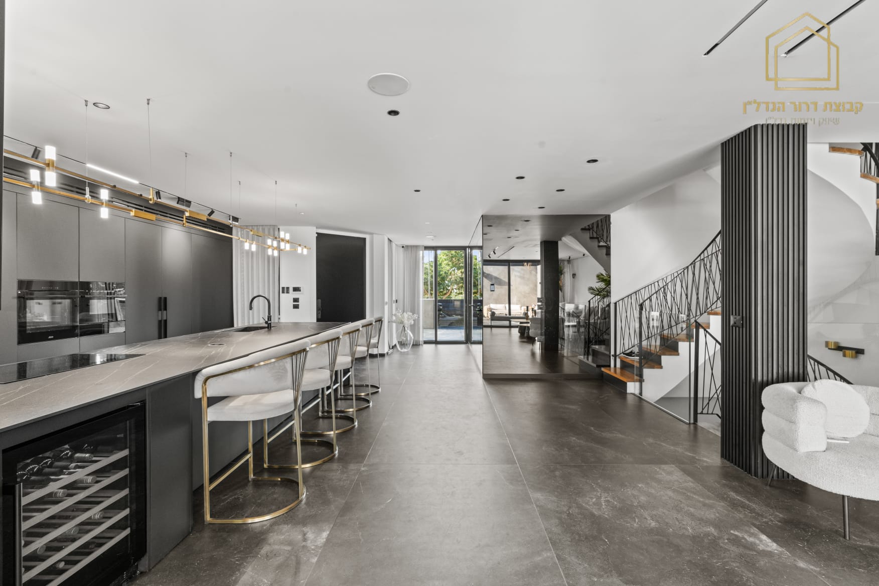 WhatsApp Image 2025-11-10 at 14.31.22 (1)