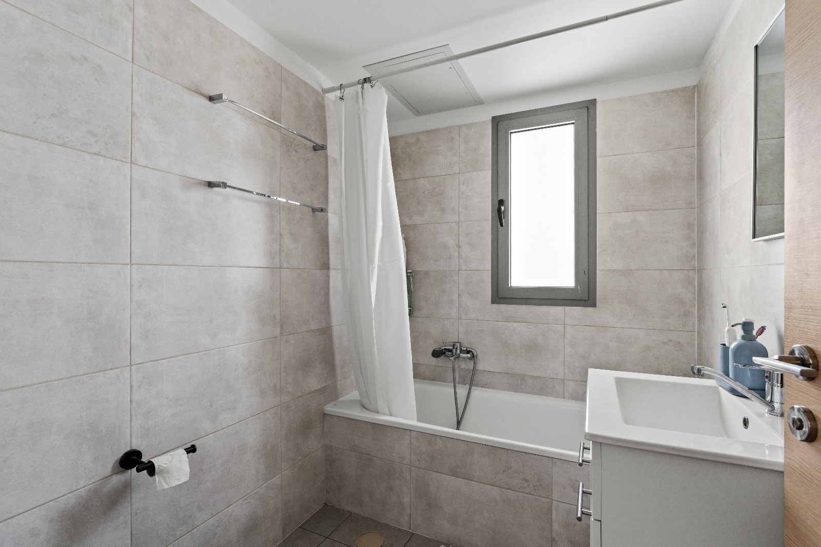 WhatsApp Image 2025-12-03 at 11.56.44 (1)