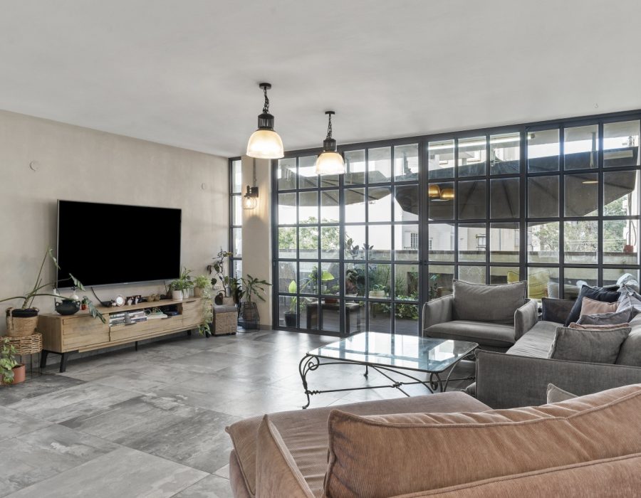 WhatsApp Image 2025-08-20 at 16.23.00 (1)