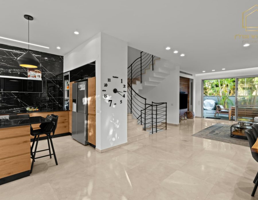 WhatsApp Image 2025-12-18 at 12.19.48 (1)