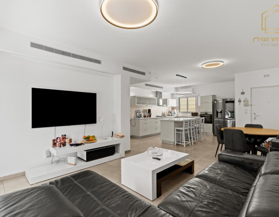 WhatsApp Image 2025-12-18 at 13.18.08